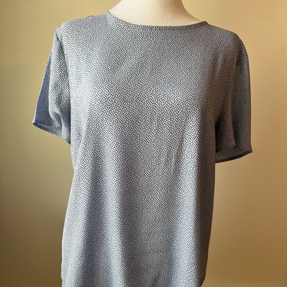 Ann Taylor Light Blue & Black Dotted Short Sleeve Blouse Size M summer crew neck - Picture 1 of 7